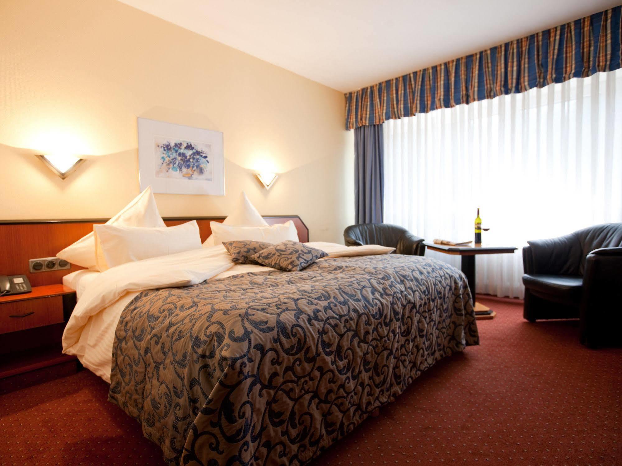 Myminga13 - & Serviced 3* Munich